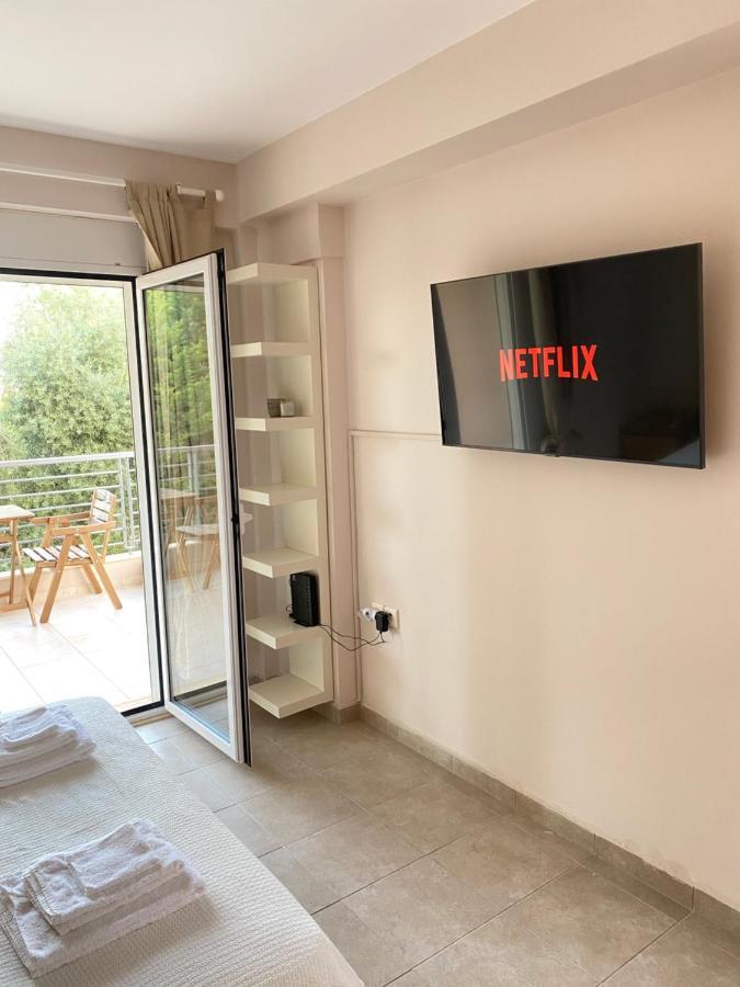 Seaside One-Bedroom On Chalkis Kültér fotó